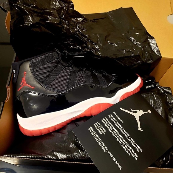 2019 Jordan Retro Bred 11’s MENS Size 10